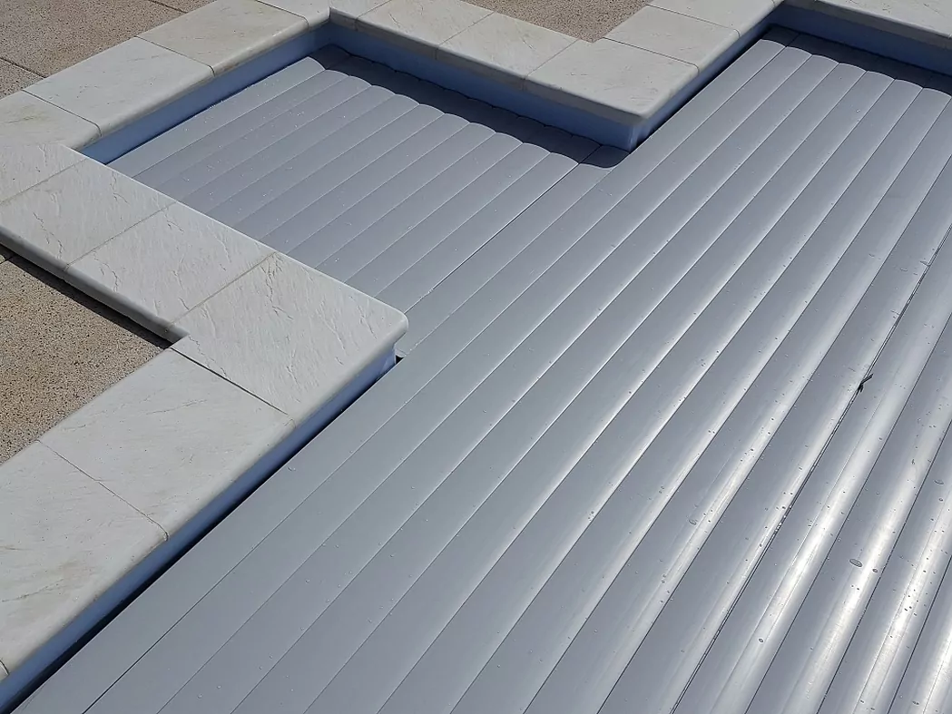 Lamely na baz&eacute;n